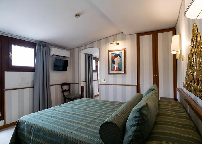 Pacific Hotel 3*