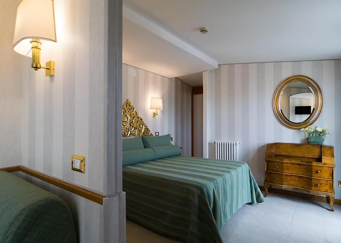 Pacific Hotel 3*